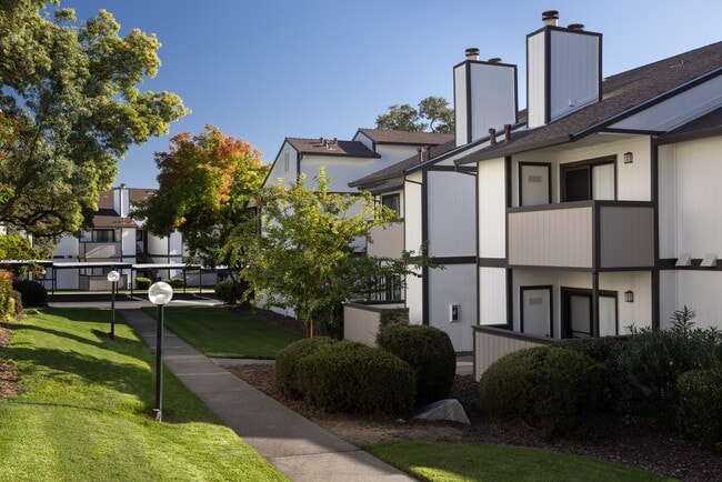 Building Photo - Sutter Ridge