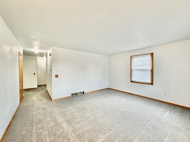 Foto del edificio - 1124-1126 Brown Dr
