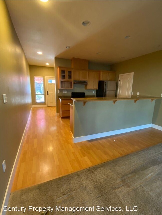 2 br, 2.5 bath House 278 Tyler Avenue House for Rent in Central