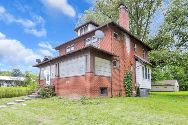 Building Photo - 2365 Stelzer Rd