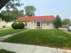 Building Photo - 6617 Azalea Dr