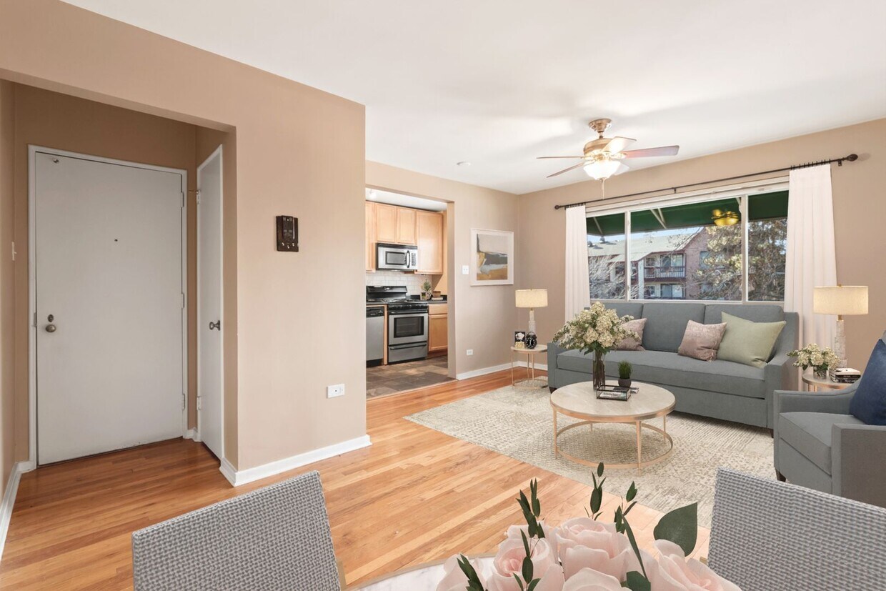 Primary Photo - 2100 N Franklin St #4 - Move in Ready!
