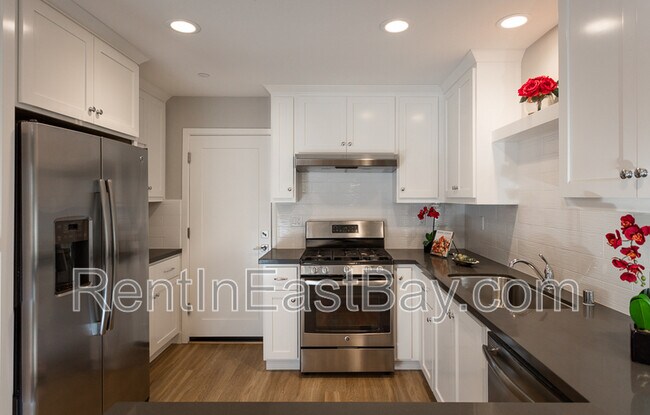 Building Photo - 15831 Bella Tierra Ct.