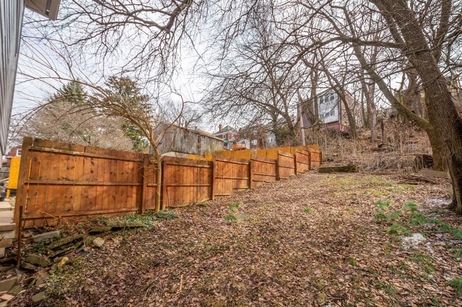 Foto del edificio - Gorgeous 3 bedroom home in Brookline avail...