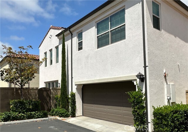 Building Photo - 111 Holly Springs