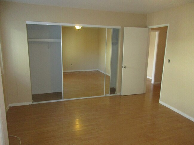 Building Photo - 4118 Hathaway Ave