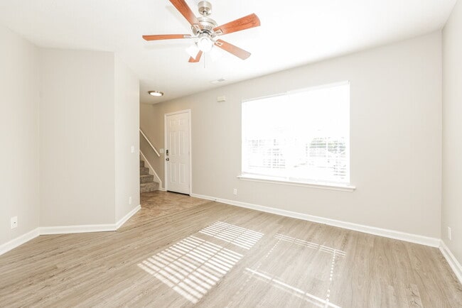 Building Photo - 3029 Ace Wintermeyer Dr