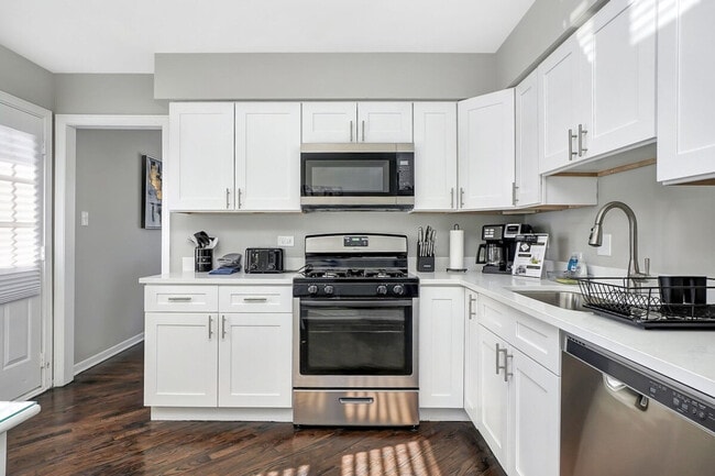 Building Photo - 18128 Cherrywood Ln
