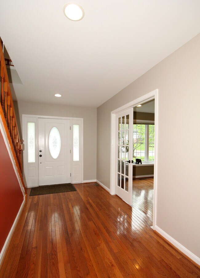 5315 Queensberry Ave, Springfield, VA 22151 House Rental in