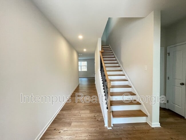 Foto del edificio - 693 Summerwood Ln