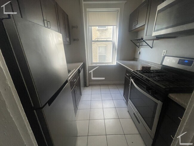 Foto del edificio - Spacious Modern Allston Unit Available 9/1/2026