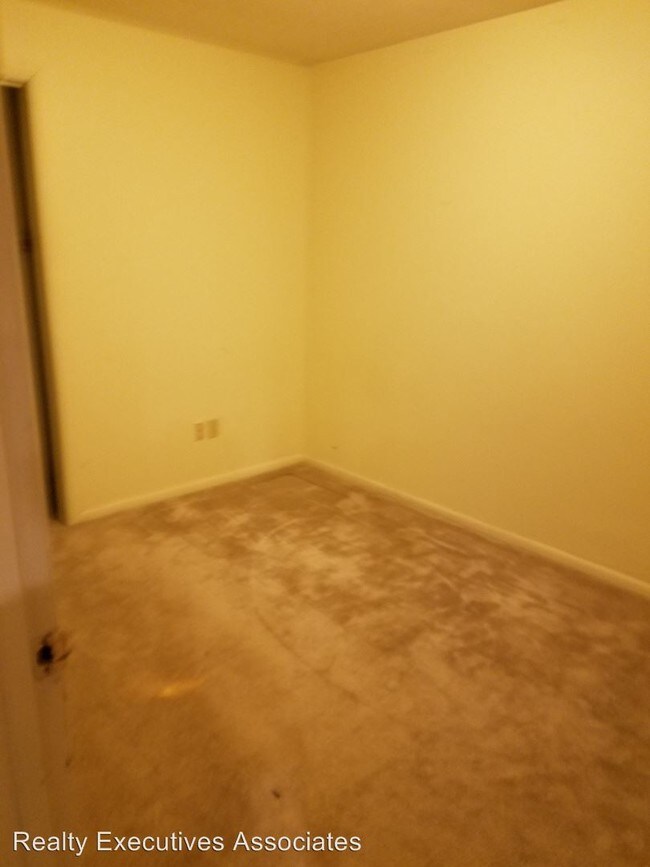 Foto del edificio - 214 Chestnut Ridge Rd