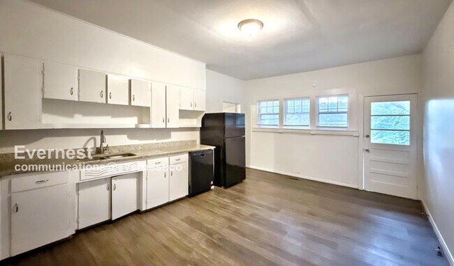 Building Photo - 253 11th Ave NE