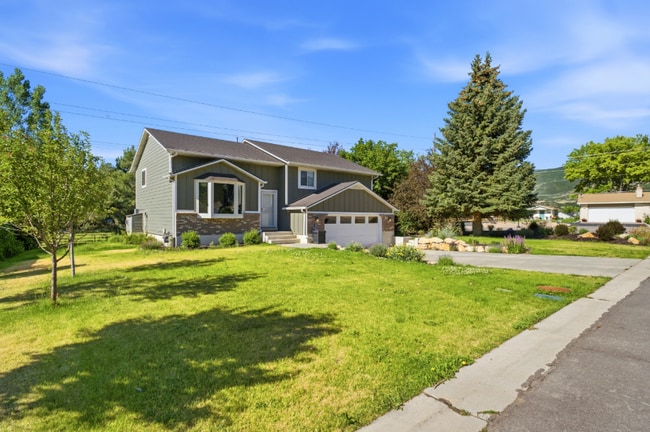 Building Photo - 12 E 500 S