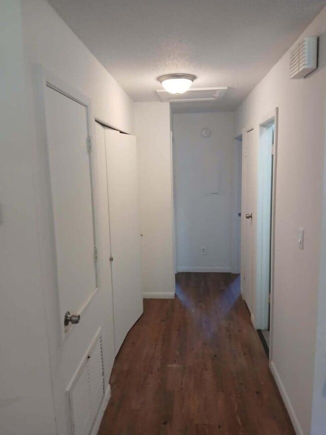 Building Photo - 287 SE Hanover Pl