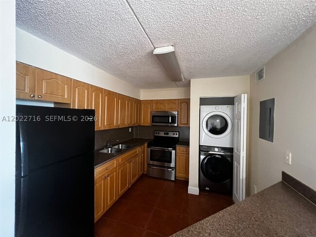Foto del edificio - 6195 NW 186th St