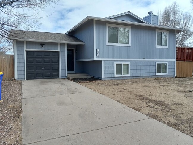 Building Photo - 3136 Moonbeam Cir S