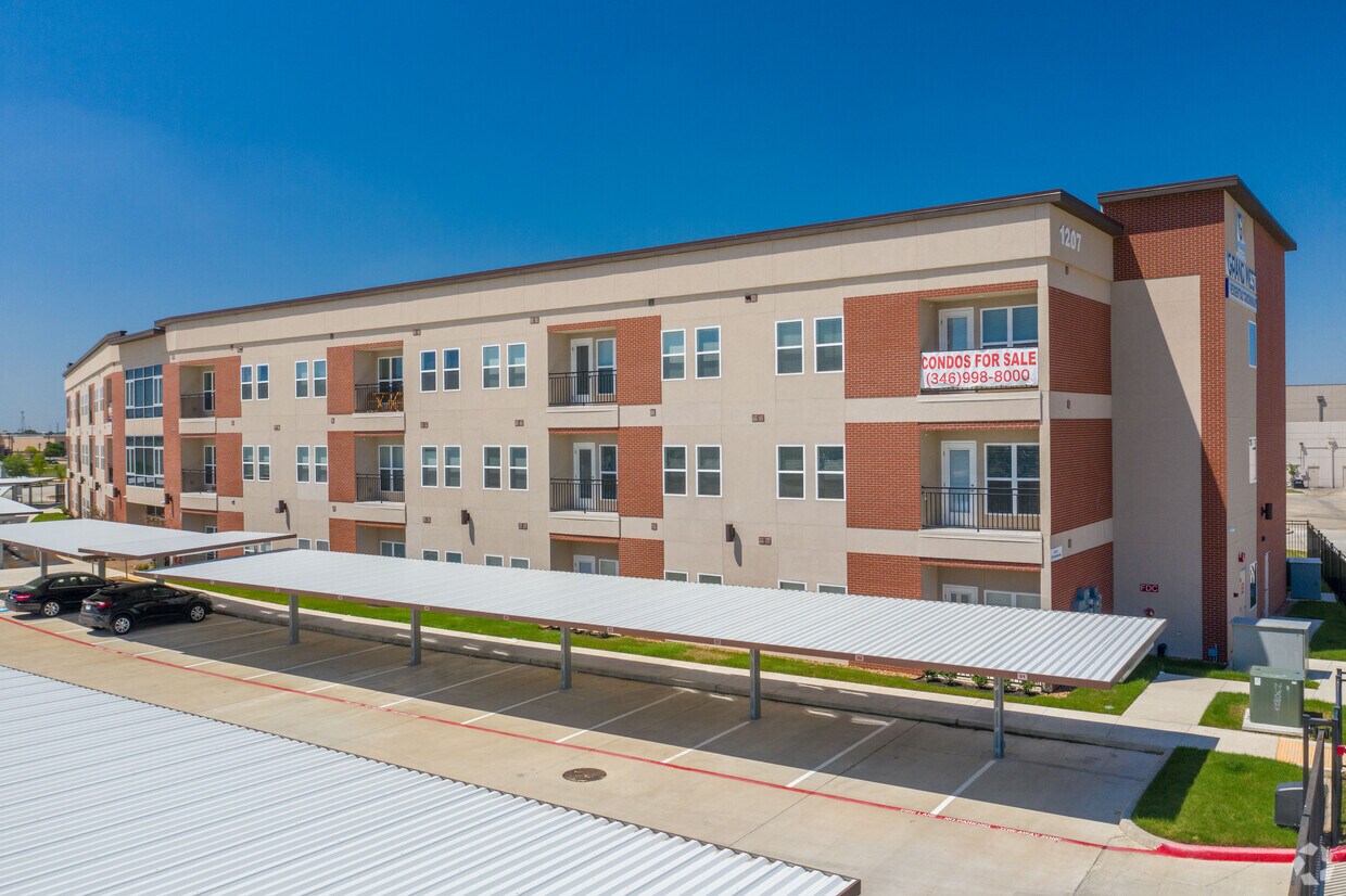 Grand West Condos Apartments in Katy, TX