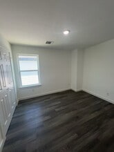 Building Photo - 6013 Wedgefield St