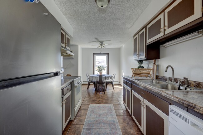 Foto del edificio - 4400 S Poplar St