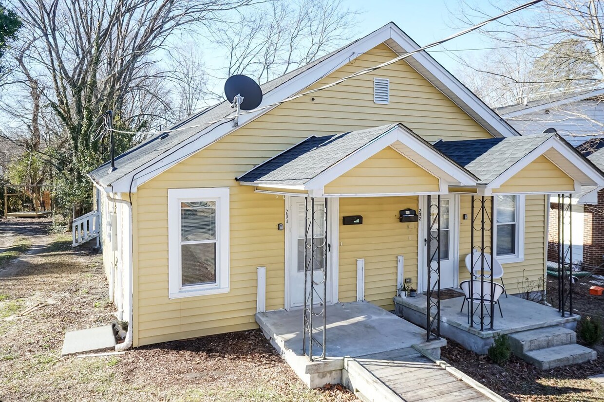 Primary Photo - Nelson Street Duplex