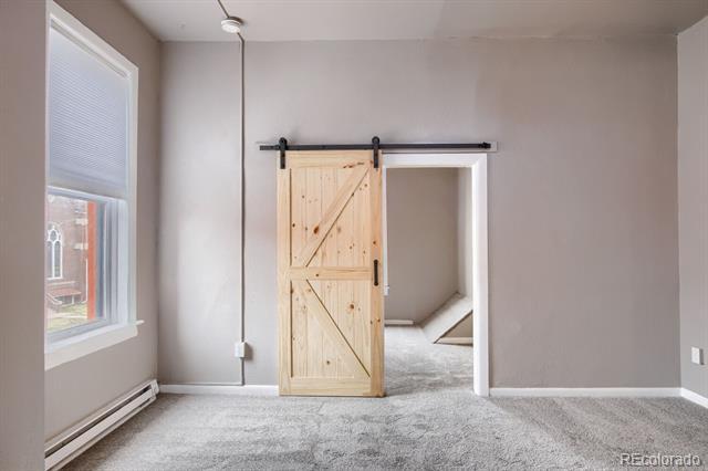 Foto del edificio - 5630 Webster St