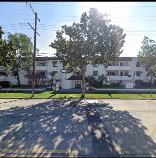 Building Photo - Park Downtown Apartments