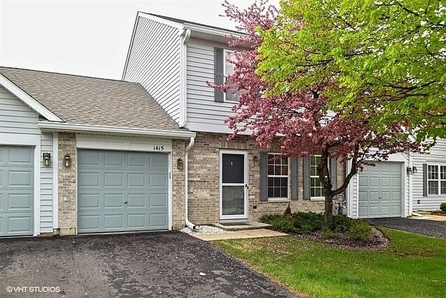 Primary Photo - 1415 W Split Oak Cir