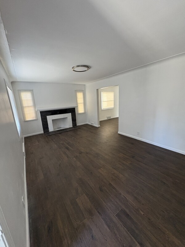 Foto del edificio - 15710 Biltmore St