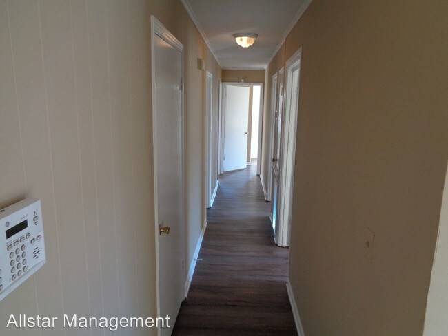 Foto del edificio - 4 br, 2 bath House - 442 Hudsonville Rd