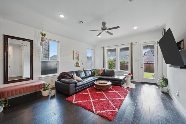 Foto del edificio - 5821 Liberty Hill Dr