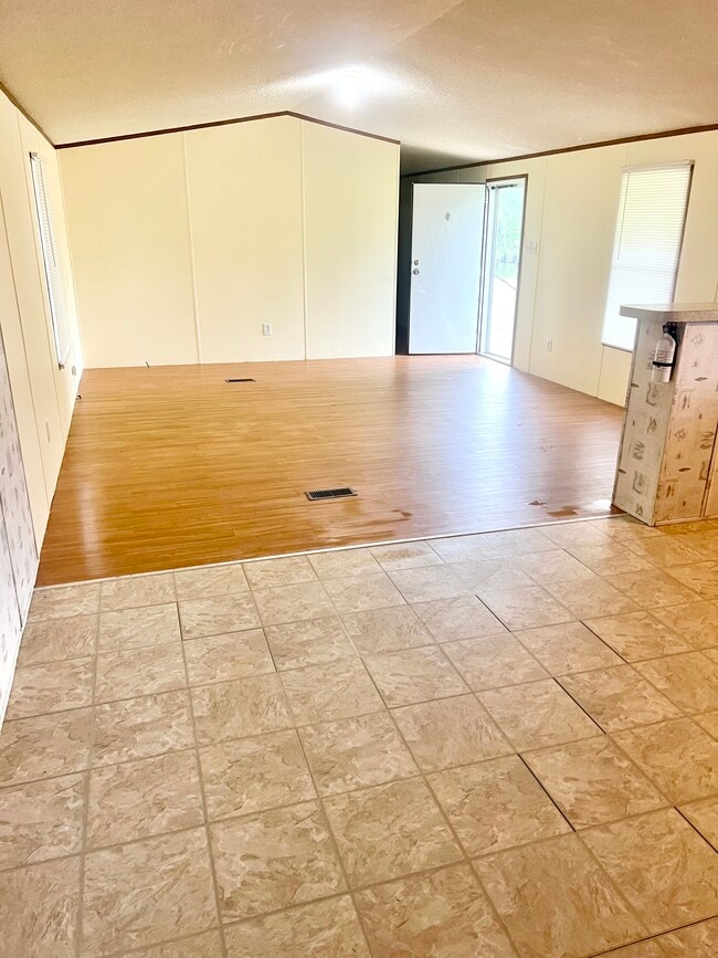 Building Photo - 200 Murls Lake Rd