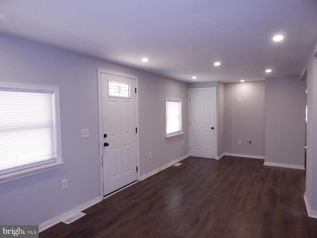 Foto del edificio - 114 MacArthur Ave