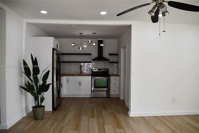 Foto del edificio - 954 NW 75th St