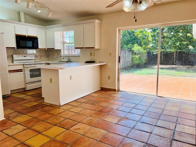 Foto del edificio - 14340 SW 102nd St