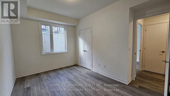 Photo du bâtiment - 8 David Eyer Rd