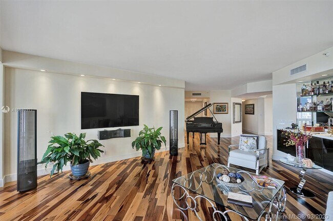Building Photo - 3000 Island Blvd