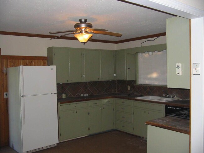 Foto del edificio - 4BR 2 BA House around the corner from Wils...