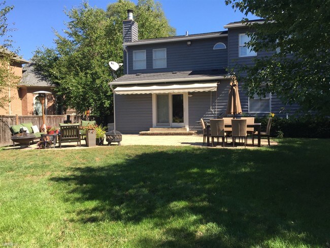 Foto del edificio - 664 Helen Dr