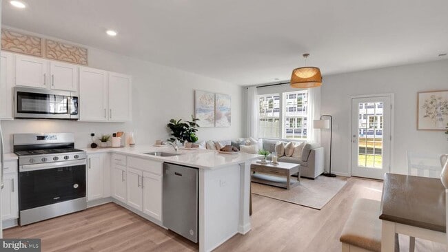 Building Photo - 211 Hermosa Dr