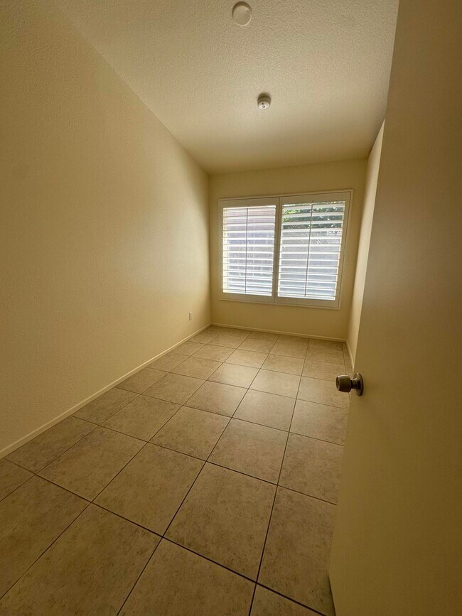Building Photo - 45270 Sunbrook Ln