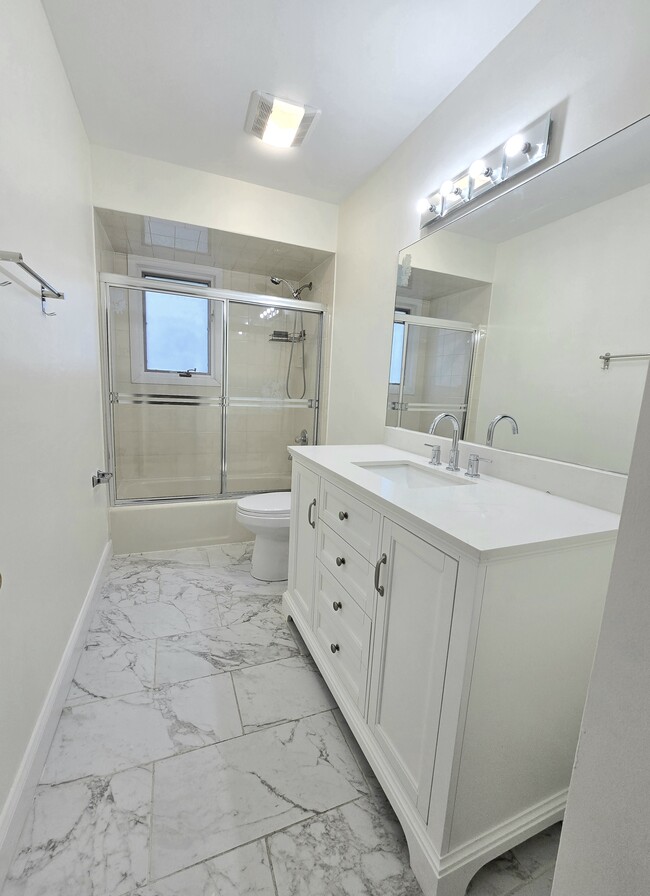 Foto del edificio - 821 Creek Ct