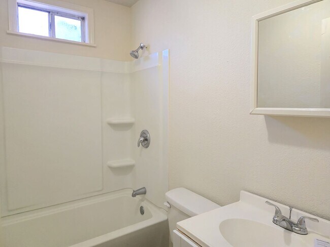 Foto del edificio - Cozy 2/1 Duplex in Waco