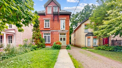 Building Photo - 602 Princess Ave