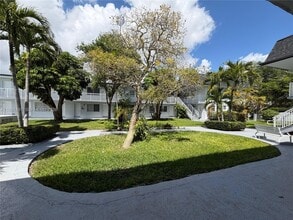 Building Photo - 4550 SW 67th Ave