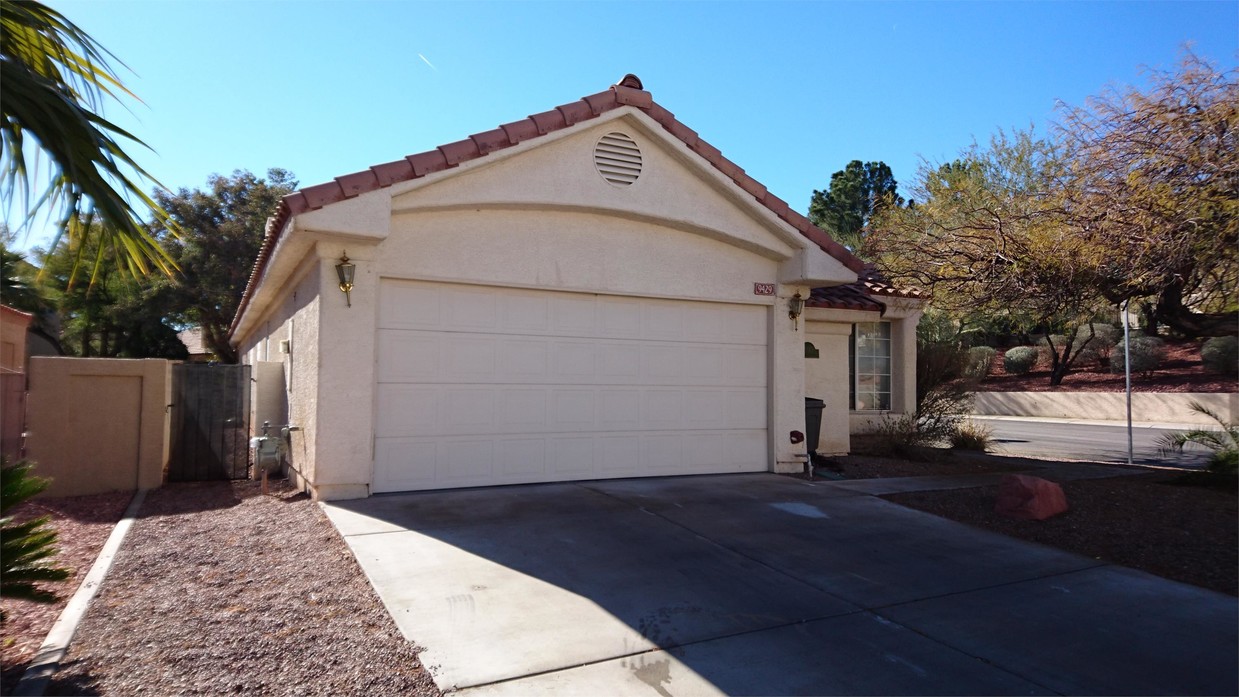 Foto principal - 9429 Canyon Shadows Ln