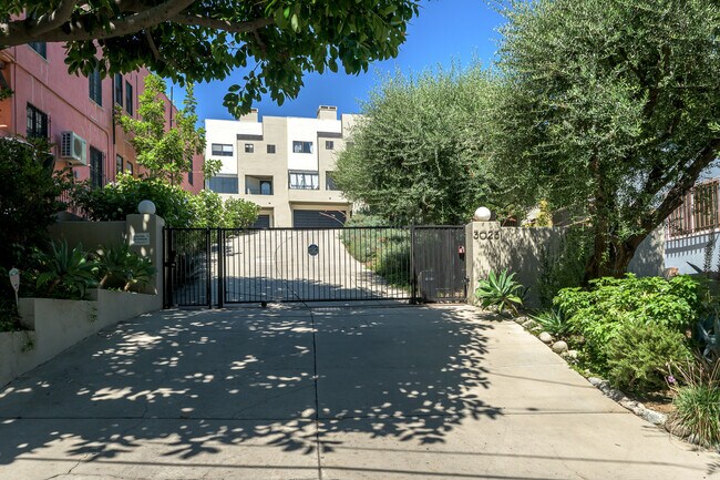 Building Photo - 3023 Berkeley Ave