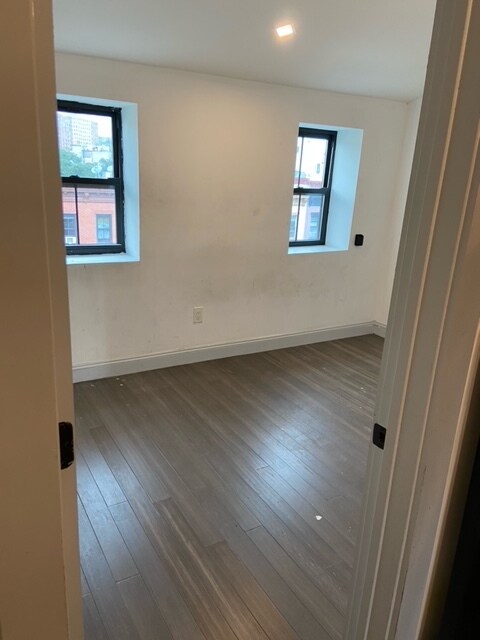 Foto del edificio - 786 Greene Ave