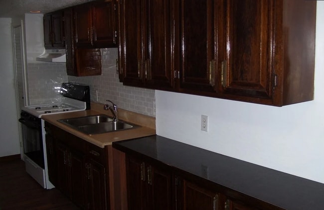 Building Photo - 2 Farwell St