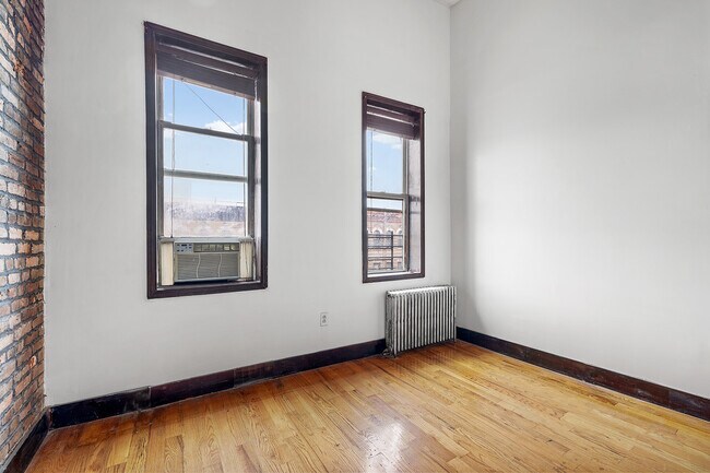 Building Photo - 62 Wyckoff Ave